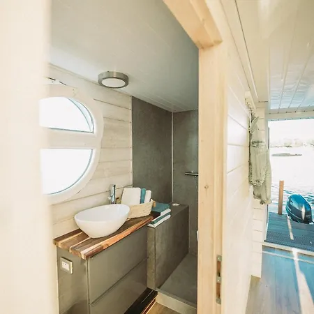 Ahoiwerder Hausboot Havelzauber Fuehrerscheinfrei *