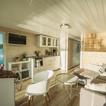 Ahoiwerder Hausboot Havelzauber Fuehrerscheinfrei 보트호텔