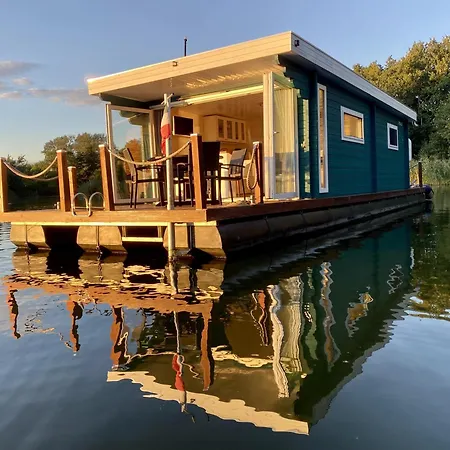 Ahoiwerder Hausboot Havelzauber Fuehrerscheinfrei 보트호텔 *