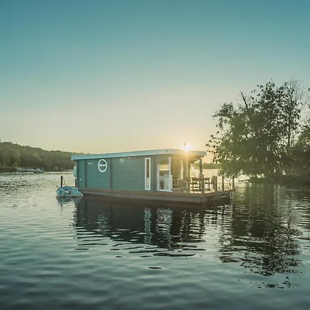 Ahoiwerder Hausboot Havelzauber Fuehrerscheinfrei 보트호텔 *