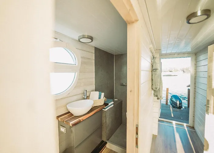 Ahoiwerder Hausboot Havelzauber Fuehrerscheinfrei *