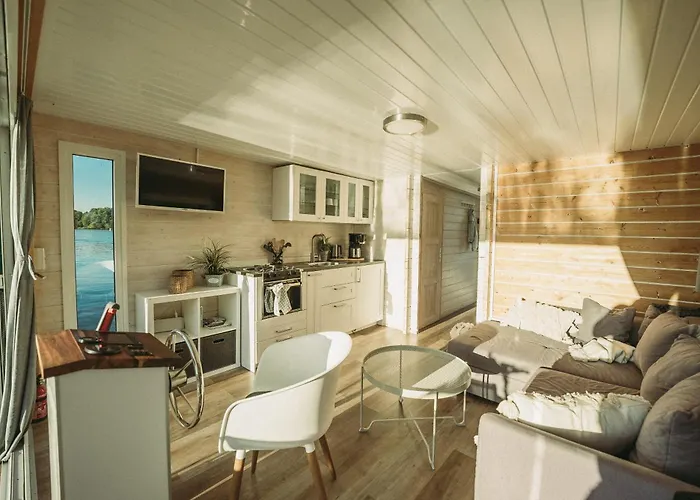 Ahoiwerder Hausboot Havelzauber Fuehrerscheinfrei Bådhotel